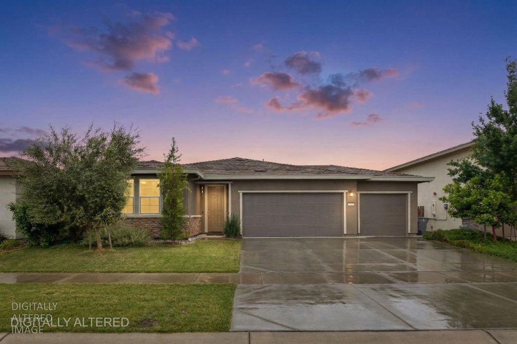 1552 Egyptian Way, Olivehurst, CA 95961