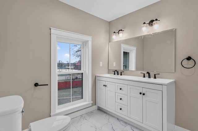 404 Allen Street, Waterloo, IA 50701