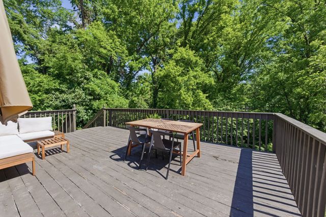 934 Giant Oak Dr, Nashville, TN 37217
