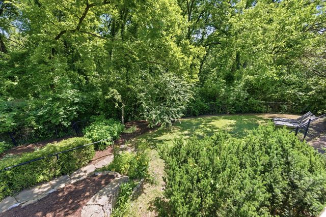 934 Giant Oak Dr, Nashville, TN 37217