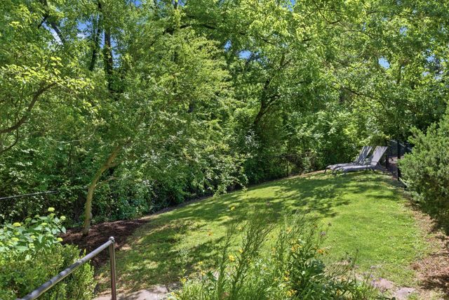 934 Giant Oak Dr, Nashville, TN 37217