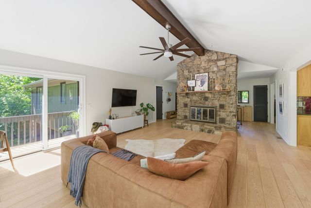 934 Giant Oak Dr, Nashville, TN 37217