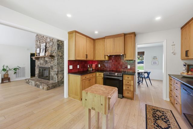 934 Giant Oak Dr, Nashville, TN 37217