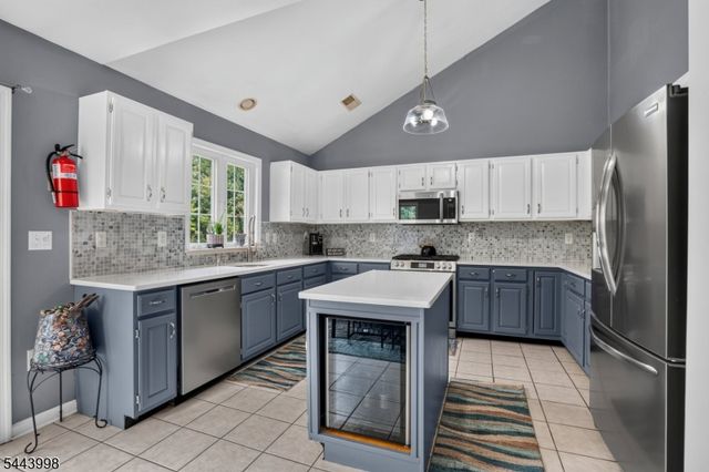 33 Summit Rd, Green Twp., NJ 07821