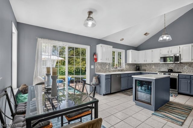 33 Summit Rd, Green Twp., NJ 07821