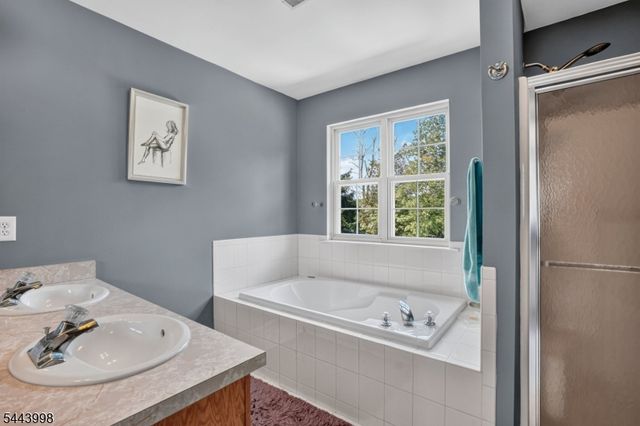 33 Summit Rd, Green Twp., NJ 07821