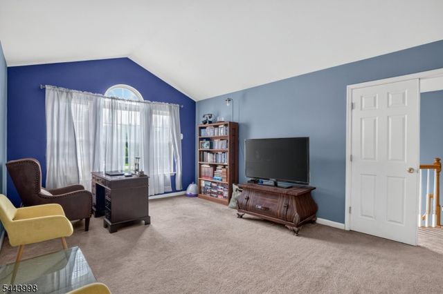 33 Summit Rd, Green Twp., NJ 07821