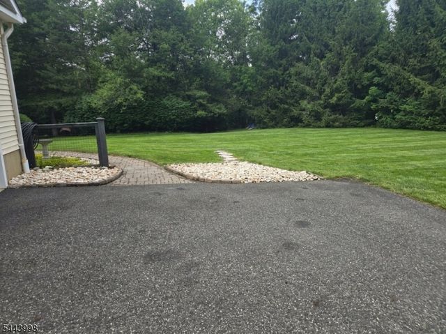 33 Summit Rd, Green Twp., NJ 07821
