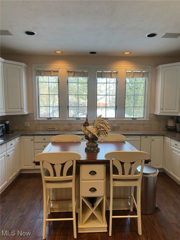 26 Haskell Drive, Bratenahl, OH 44108