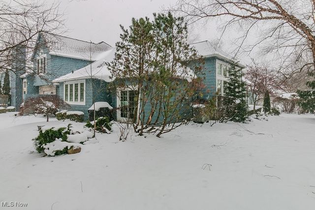 26 Haskell Drive, Bratenahl, OH 44108