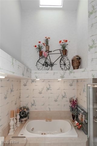 26 Haskell Drive, Bratenahl, OH 44108