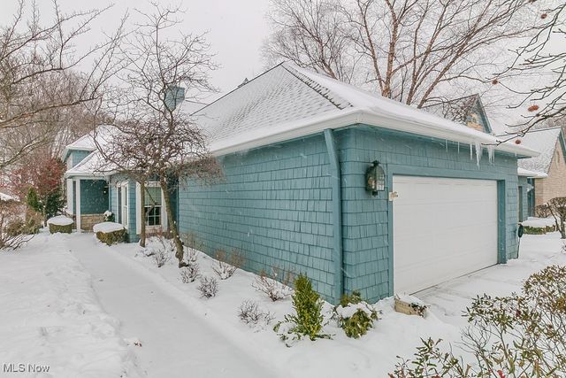 26 Haskell Drive, Bratenahl, OH 44108