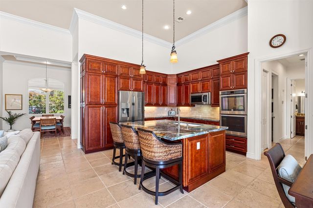 2760 NE 51st Street, Lighthouse Point, FL 33064