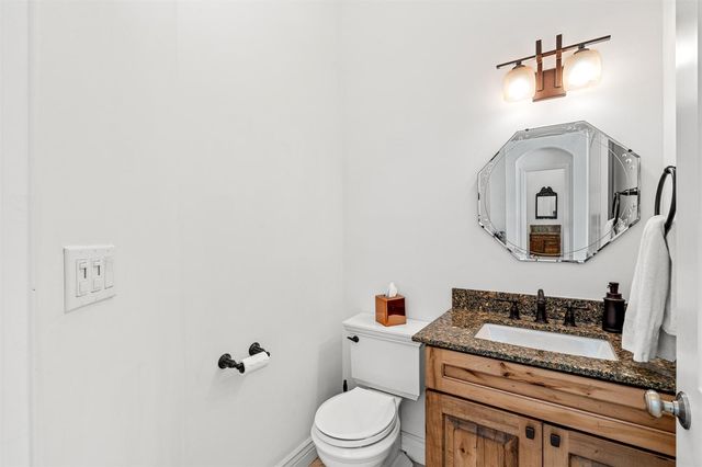 2760 NE 51st Street, Lighthouse Point, FL 33064