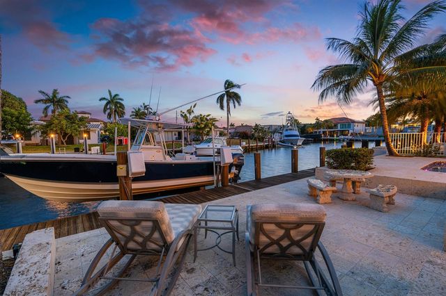 2760 NE 51st Street, Lighthouse Point, FL 33064