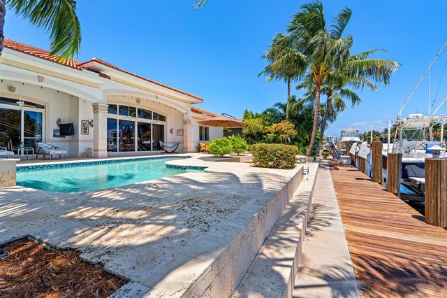 2760 NE 51st Street, Lighthouse Point, FL 33064