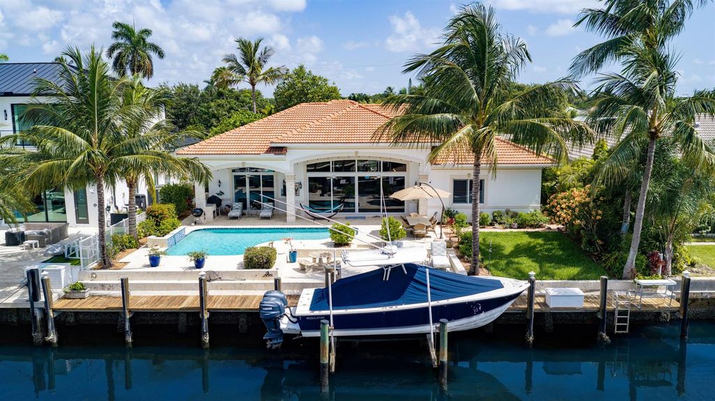 2760 NE 51st Street, Lighthouse Point, FL 33064
