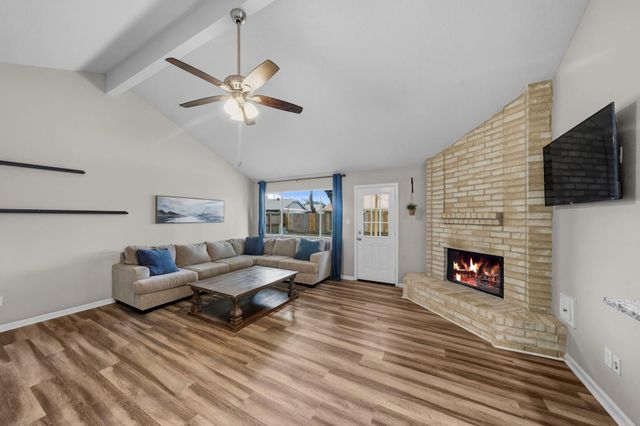 7235 Sonnet Glen Lane, Houston, TX 77095