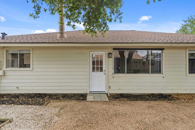 7235 Sonnet Glen Lane, Houston, TX 77095