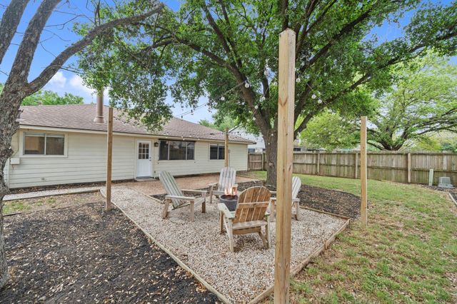 7235 Sonnet Glen Lane, Houston, TX 77095