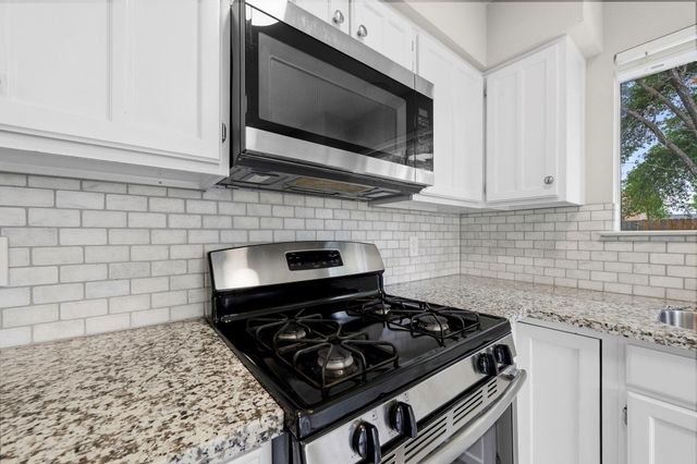 7235 Sonnet Glen Lane, Houston, TX 77095