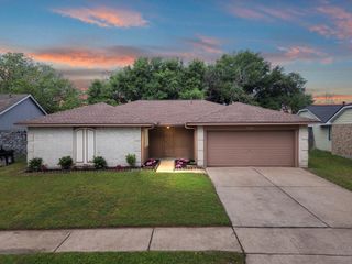7235 Sonnet Glen Lane, Houston, TX 77095
