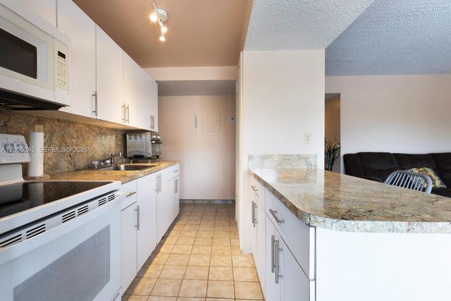 9350 W Flagler Street 208B, Miami, FL 33174