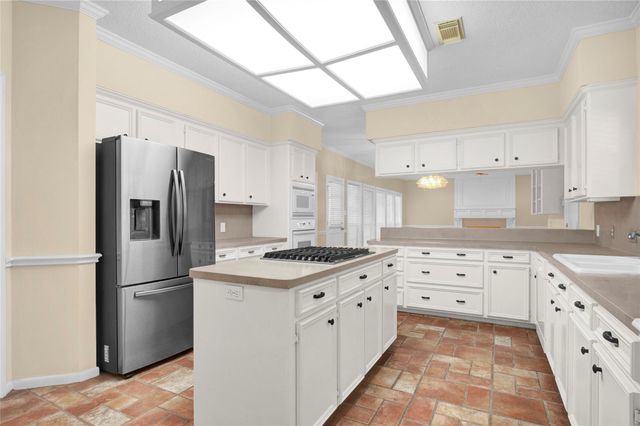 611 N Hickory Street, Tomball, TX 77375