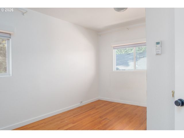 6204 Ne WILLOW St, Portland, OR 97213