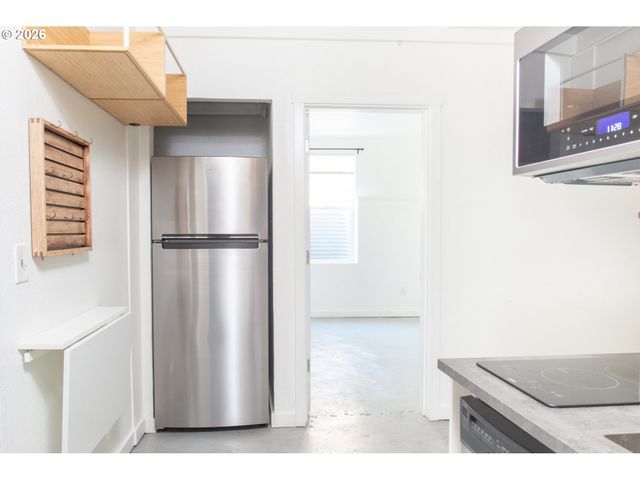 6204 Ne WILLOW St, Portland, OR 97213