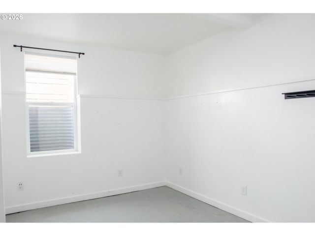 6204 Ne WILLOW St, Portland, OR 97213