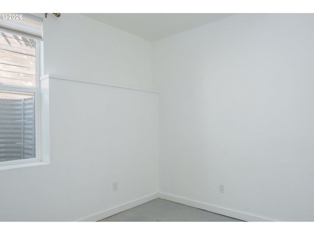 6204 Ne WILLOW St, Portland, OR 97213