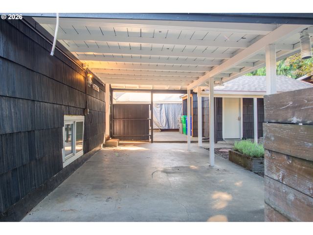 6204 Ne WILLOW St, Portland, OR 97213