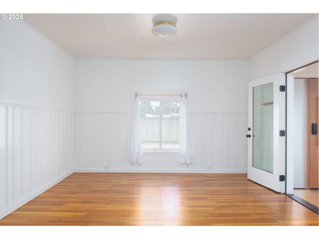6204 Ne WILLOW St, Portland, OR 97213