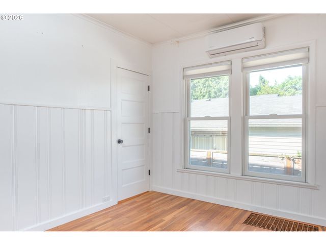 6204 Ne WILLOW St, Portland, OR 97213