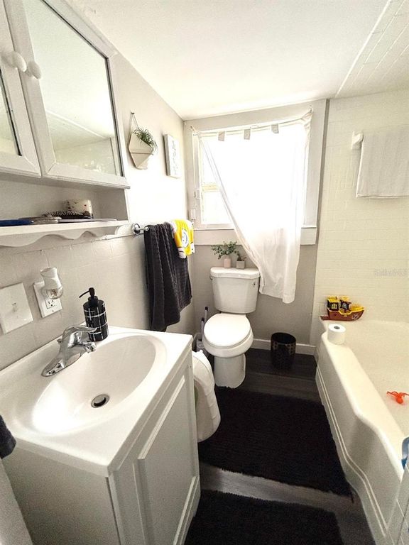 Image 17 of property listing at 306 MURRAY STREET, New Smyrna Beach, FL 32168