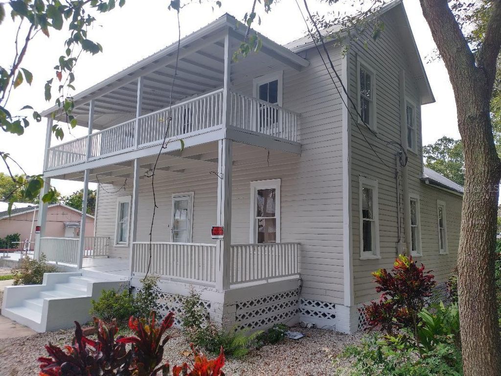 Image 3 of property listing at 306 MURRAY STREET, New Smyrna Beach, FL 32168