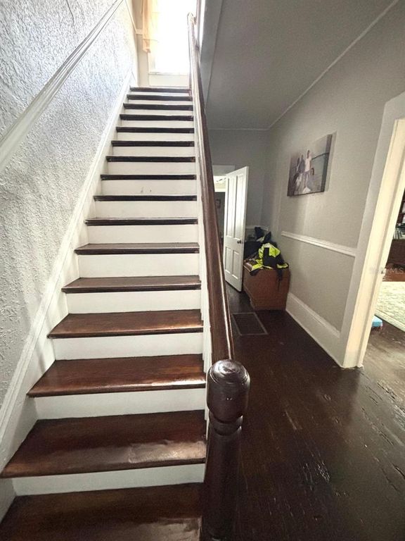 Image 21 of property listing at 306 MURRAY STREET, New Smyrna Beach, FL 32168