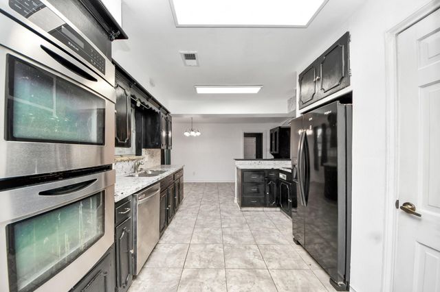 5001 Glenhaven Drive, Baytown, TX 77521