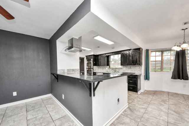 5001 Glenhaven Drive, Baytown, TX 77521