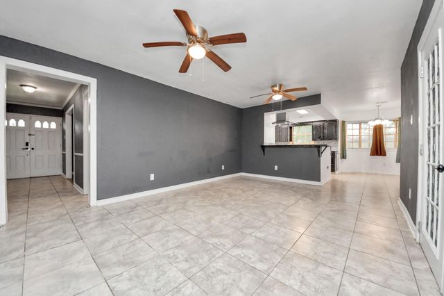 5001 Glenhaven Drive, Baytown, TX 77521