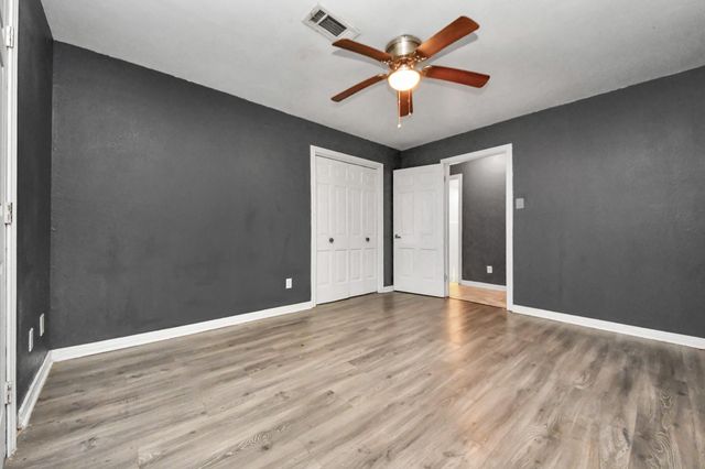 5001 Glenhaven Drive, Baytown, TX 77521