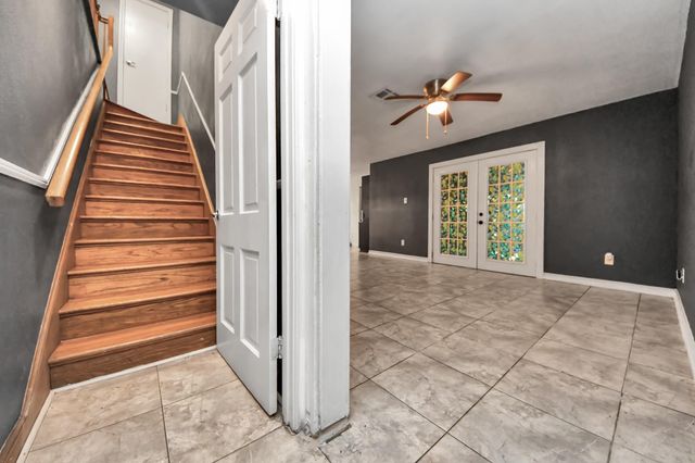 5001 Glenhaven Drive, Baytown, TX 77521