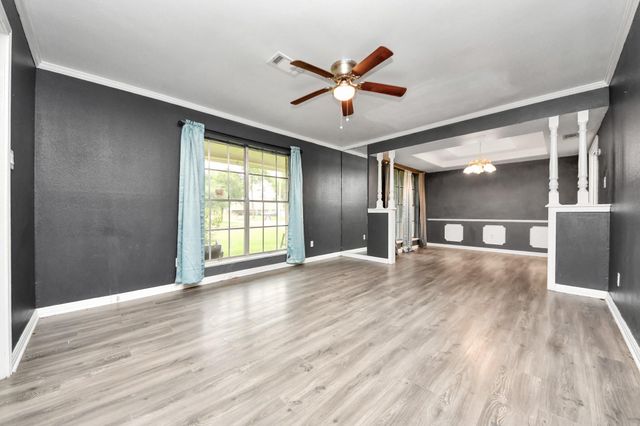5001 Glenhaven Drive, Baytown, TX 77521