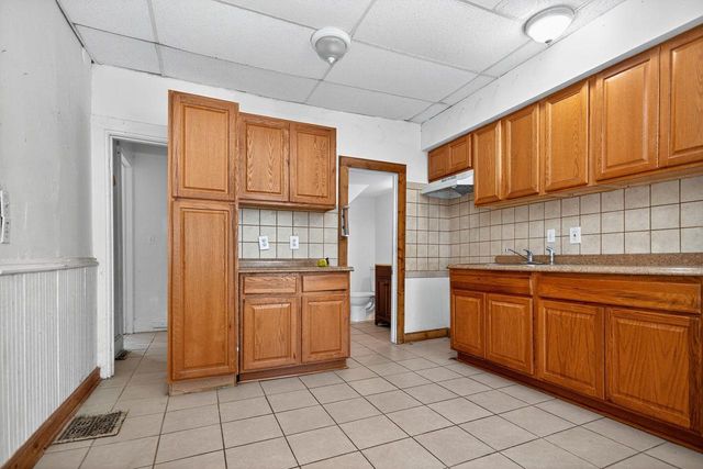 2010 16th STREET, Racine, WI 53403