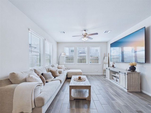 5530 Clarendon Hills Court, Pasadena, TX 77505