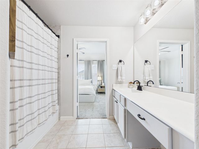 5530 Clarendon Hills Court, Pasadena, TX 77505
