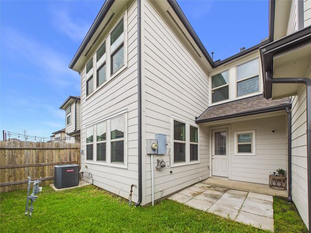 5530 Clarendon Hills Court, Pasadena, TX 77505