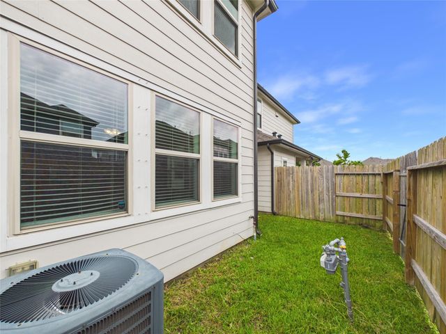 5530 Clarendon Hills Court, Pasadena, TX 77505