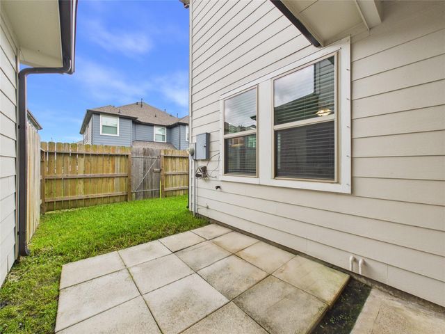 5530 Clarendon Hills Court, Pasadena, TX 77505